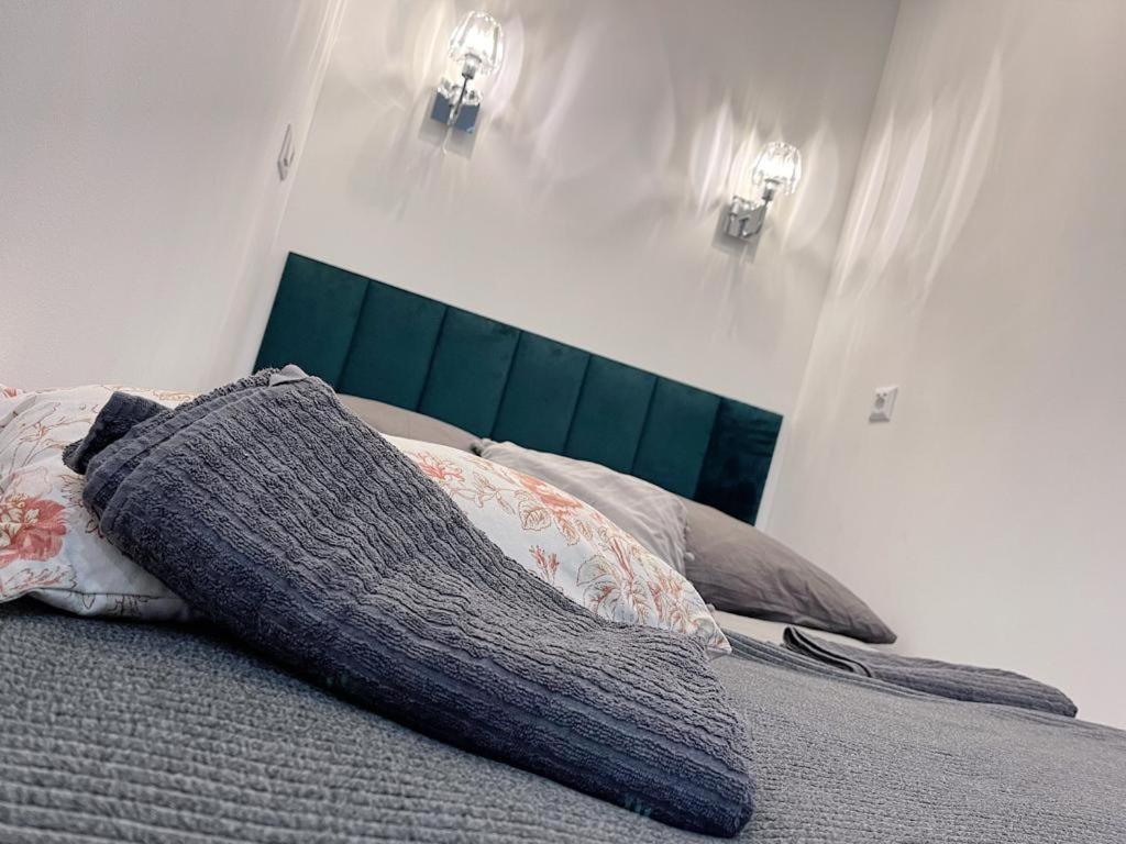 The M O D E R N C I T Y Spot Apartment *